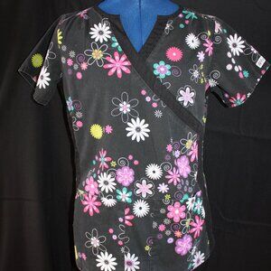 UA Scrubs Women's V-Neck Black Floral Print Scrub Top Size XS
